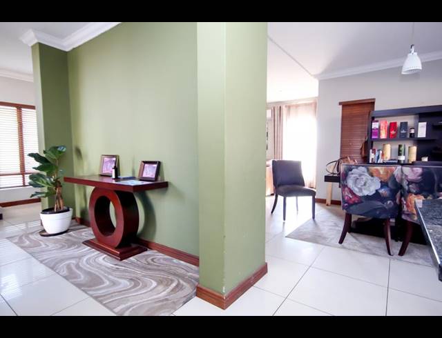 4 BEDROOM HOUSE FOR SALE IN THATCHFIELD